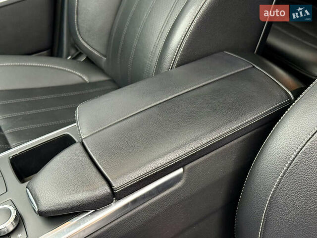 Черный Мерседес ГЛ-класс, объемом двигателя 3 л и пробегом 160 тыс. км за 23500 $, фото 86 на Automoto.ua