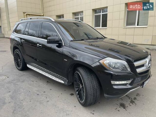 Мерседес ГЛ-класс 2013 в Ровно на Automoto.ua Черный Мерседес ГЛ-класс, объемом двигателя 2.99 л и пробегом 240 тыс. км за 25700 $, фото 36 на Automoto.ua
