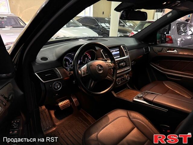 Черный Мерседес ГЛ-класс, объемом двигателя 3 л и пробегом 126 тыс. км за 30000 $, фото 6 на Automoto.ua