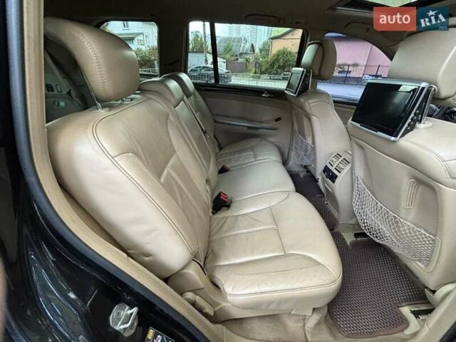 Черный Мерседес ГЛ-класс, объемом двигателя 5.46 л и пробегом 360 тыс. км за 18900 $, фото 21 на Automoto.ua