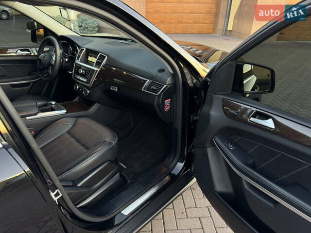 Черный Мерседес ГЛ-класс, объемом двигателя 2.99 л и пробегом 266 тыс. км за 23800 $, фото 51 на Automoto.ua