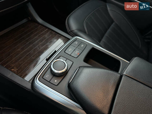 Черный Мерседес ГЛ-класс, объемом двигателя 2.99 л и пробегом 266 тыс. км за 23800 $, фото 27 на Automoto.ua