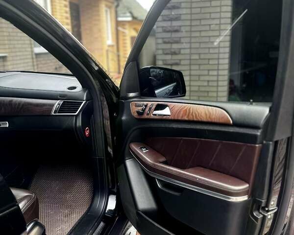 Черный Мерседес ГЛ-класс, объемом двигателя 4.7 л и пробегом 213 тыс. км за 27500 $, фото 8 на Automoto.ua