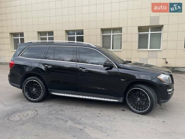 Мерседес ГЛ-класс 2013 в Ровно на Automoto.ua Черный Мерседес ГЛ-класс, объемом двигателя 2.99 л и пробегом 240 тыс. км за 25700 $, фото 33 на Automoto.ua