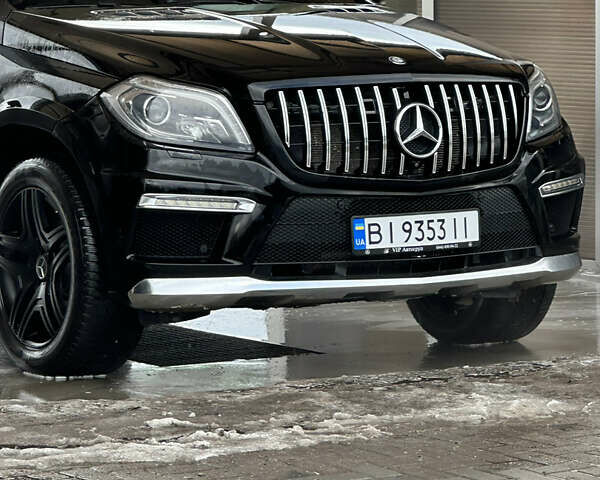 Черный Мерседес ГЛ-класс, объемом двигателя 5.46 л и пробегом 280 тыс. км за 32000 $, фото 3 на Automoto.ua