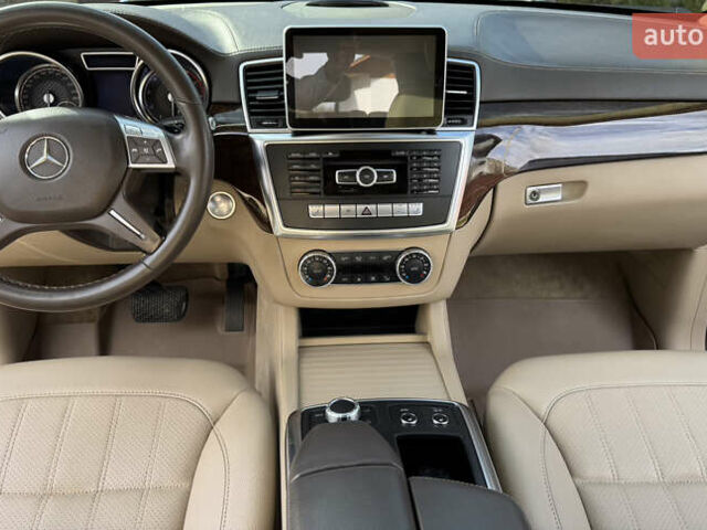 Черный Мерседес ГЛ-класс, объемом двигателя 4.7 л и пробегом 215 тыс. км за 24500 $, фото 42 на Automoto.ua