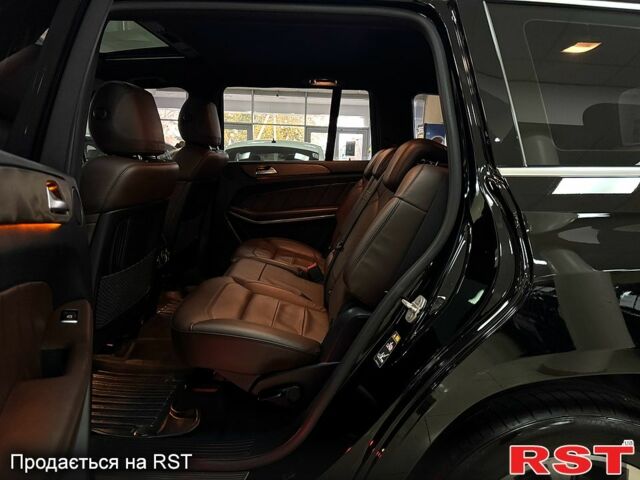 Черный Мерседес ГЛ-класс, объемом двигателя 3 л и пробегом 126 тыс. км за 30000 $, фото 4 на Automoto.ua
