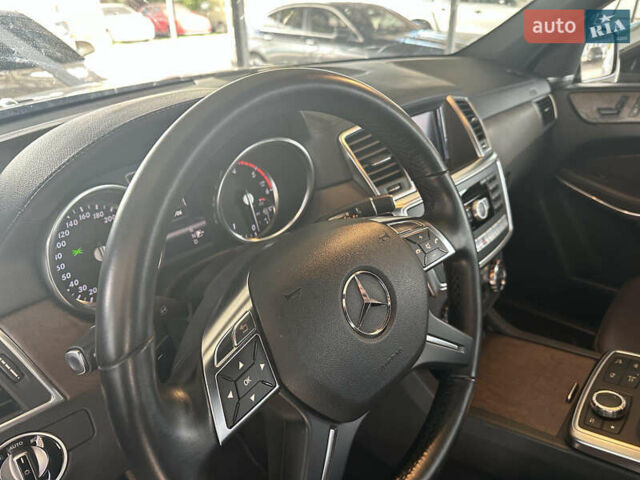 Черный Мерседес ГЛ-класс, объемом двигателя 3 л и пробегом 126 тыс. км за 31700 $, фото 3 на Automoto.ua