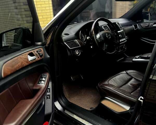 Черный Мерседес ГЛ-класс, объемом двигателя 4.7 л и пробегом 213 тыс. км за 27500 $, фото 7 на Automoto.ua