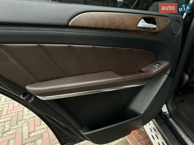 Черный Мерседес ГЛ-класс, объемом двигателя 4.66 л и пробегом 199 тыс. км за 24400 $, фото 31 на Automoto.ua