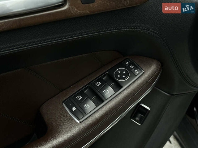 Черный Мерседес ГЛ-класс, объемом двигателя 4.66 л и пробегом 199 тыс. км за 24400 $, фото 12 на Automoto.ua