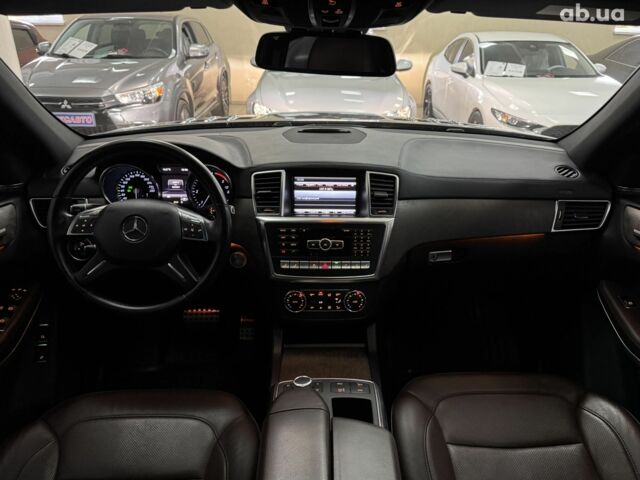 Черный Мерседес ГЛ-класс, объемом двигателя 0 л и пробегом 126 тыс. км за 30000 $, фото 5 на Automoto.ua
