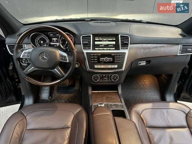 Черный Мерседес ГЛ-класс, объемом двигателя 3 л и пробегом 215 тыс. км за 21750 $, фото 47 на Automoto.ua