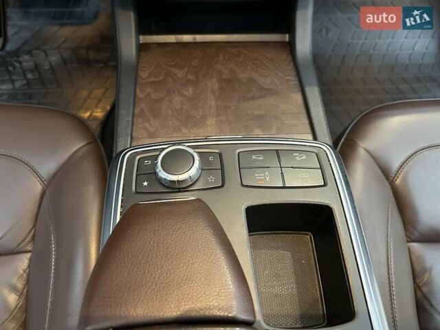 Черный Мерседес ГЛ-класс, объемом двигателя 3 л и пробегом 215 тыс. км за 21750 $, фото 48 на Automoto.ua