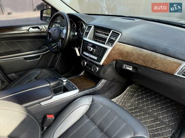 Черный Мерседес ГЛ-класс, объемом двигателя 3 л и пробегом 231 тыс. км за 21400 $, фото 55 на Automoto.ua