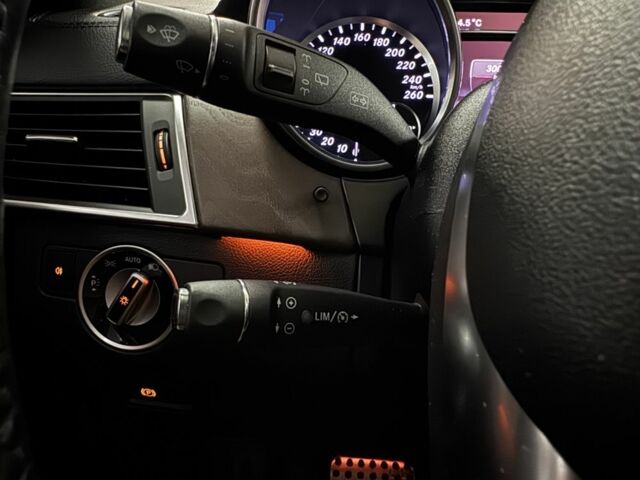 Черный Мерседес ГЛ-класс, объемом двигателя 3 л и пробегом 126 тыс. км за 30000 $, фото 13 на Automoto.ua