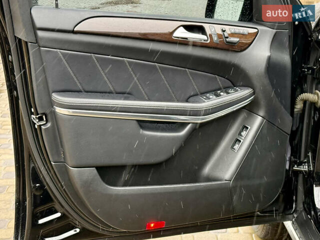Черный Мерседес ГЛ-класс, объемом двигателя 3 л и пробегом 160 тыс. км за 23500 $, фото 69 на Automoto.ua