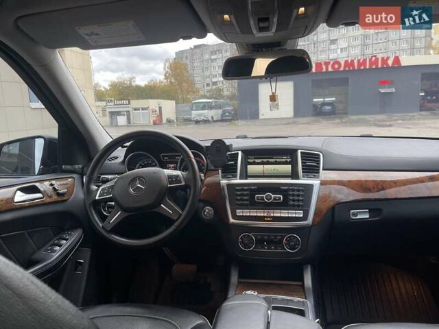 Мерседес ГЛ-класс 2013 в Ровно на Automoto.ua Черный Мерседес ГЛ-класс, объемом двигателя 2.99 л и пробегом 240 тыс. км за 25700 $, фото 23 на Automoto.ua