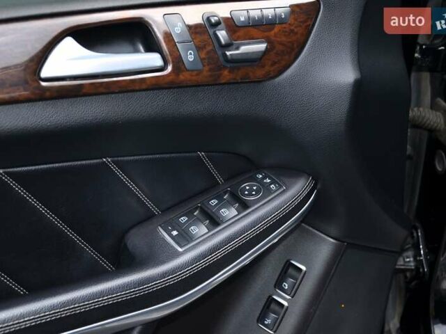 Чорний Мерседес ГЛ-Клас, об'ємом двигуна 3 л та пробігом 240 тис. км за 26999 $, фото 23 на Automoto.ua