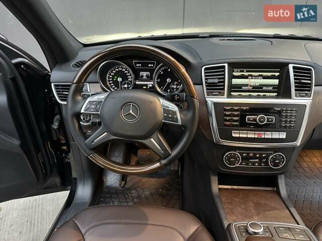 Черный Мерседес ГЛ-класс, объемом двигателя 3 л и пробегом 215 тыс. км за 21750 $, фото 46 на Automoto.ua