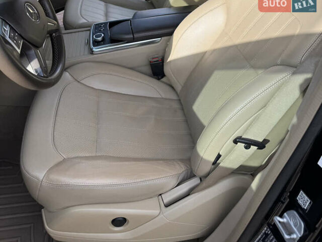 Черный Мерседес ГЛ-класс, объемом двигателя 4.7 л и пробегом 215 тыс. км за 24500 $, фото 11 на Automoto.ua