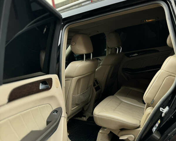 Черный Мерседес ГЛ-класс, объемом двигателя 4.5 л и пробегом 181 тыс. км за 25000 $, фото 18 на Automoto.ua