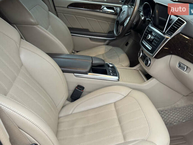 Черный Мерседес ГЛ-класс, объемом двигателя 4.7 л и пробегом 215 тыс. км за 24500 $, фото 35 на Automoto.ua