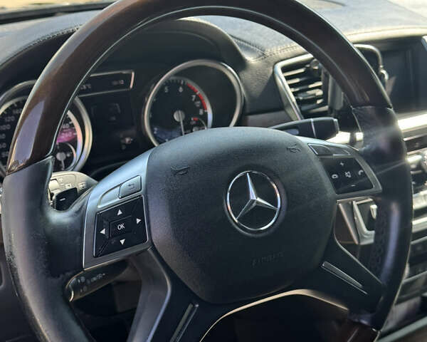 Черный Мерседес ГЛ-класс, объемом двигателя 4.7 л и пробегом 212 тыс. км за 19000 $, фото 12 на Automoto.ua