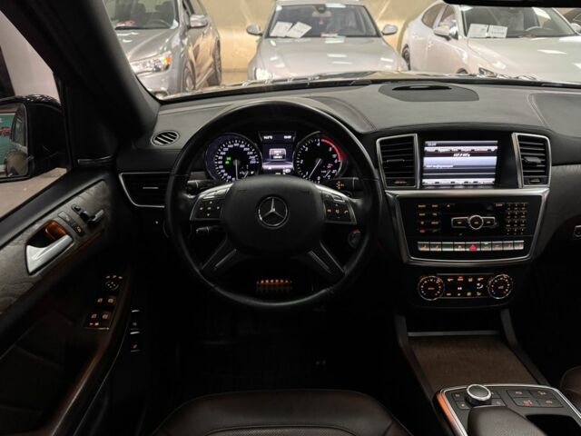 Черный Мерседес ГЛ-класс, объемом двигателя 3 л и пробегом 126 тыс. км за 30000 $, фото 15 на Automoto.ua