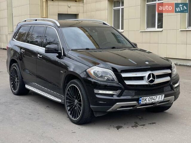Мерседес ГЛ-класс 2013 в Ровно на Automoto.ua Черный Мерседес ГЛ-класс, объемом двигателя 2.99 л и пробегом 240 тыс. км за 25700 $, фото 3 на Automoto.ua