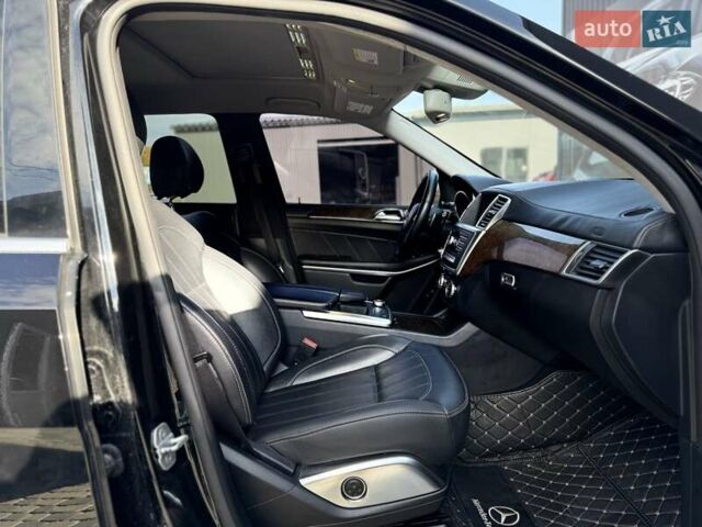 Черный Мерседес ГЛ-класс, объемом двигателя 3 л и пробегом 231 тыс. км за 21400 $, фото 56 на Automoto.ua