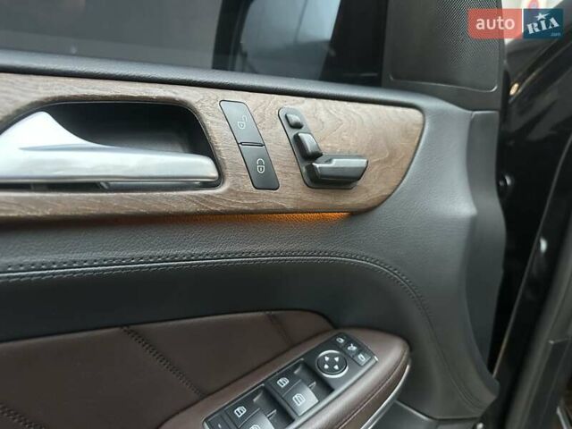 Черный Мерседес ГЛ-класс, объемом двигателя 3 л и пробегом 215 тыс. км за 21750 $, фото 35 на Automoto.ua