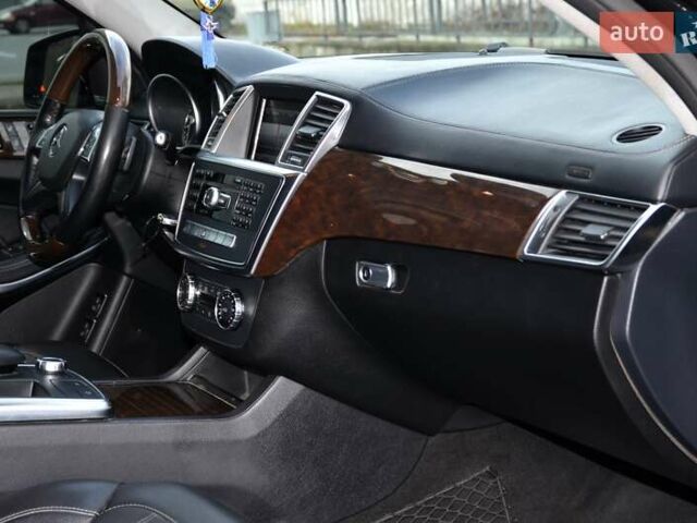 Чорний Мерседес ГЛ-Клас, об'ємом двигуна 3 л та пробігом 240 тис. км за 26999 $, фото 41 на Automoto.ua