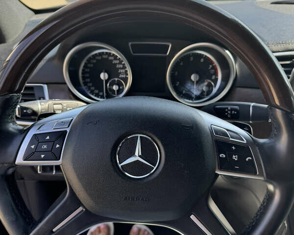 Черный Мерседес ГЛ-класс, объемом двигателя 4.7 л и пробегом 212 тыс. км за 19000 $, фото 10 на Automoto.ua