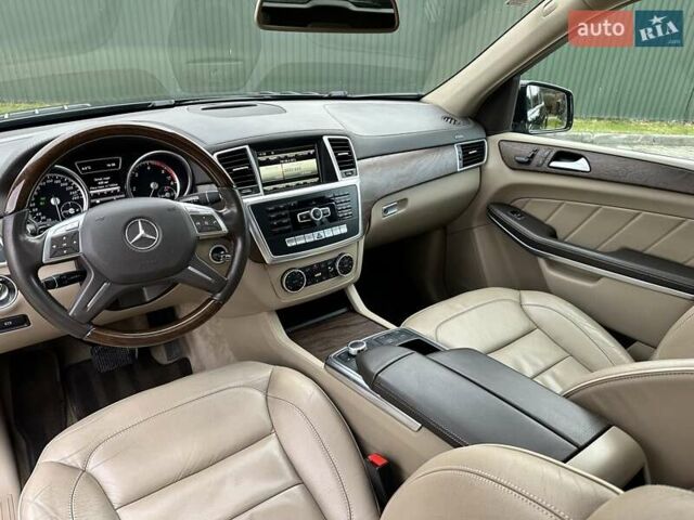 Черный Мерседес ГЛ-класс, объемом двигателя 3 л и пробегом 191 тыс. км за 21700 $, фото 2 на Automoto.ua