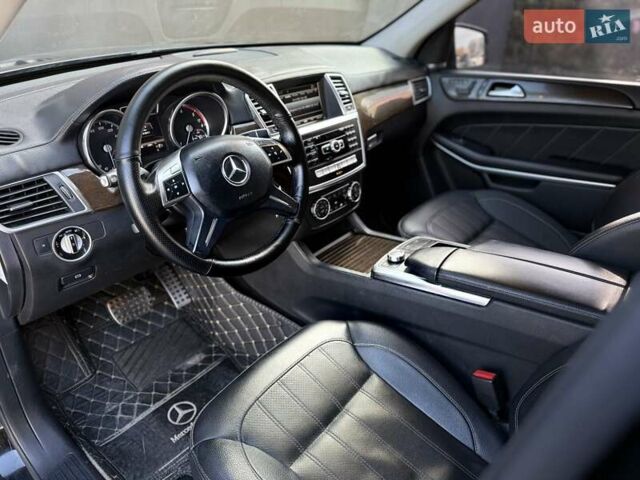 Мерседес ГЛ-Клас 2013 у Львові на Automoto.ua Чорний Мерседес ГЛ-Клас, об'ємом двигуна 3 л та пробігом 231 тис. км за 21400 $, фото 35 на Automoto.ua