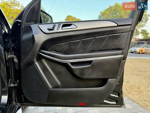 Черный Мерседес ГЛ-класс, объемом двигателя 3 л и пробегом 208 тыс. км за 26800 $, фото 39 на Automoto.ua