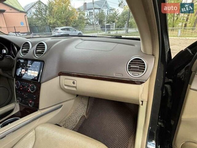 Черный Мерседес ГЛ-класс, объемом двигателя 5.46 л и пробегом 360 тыс. км за 18900 $, фото 15 на Automoto.ua