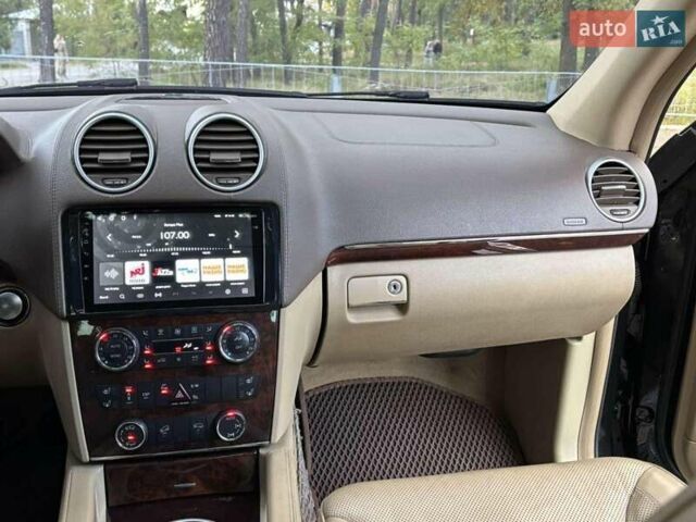 Черный Мерседес ГЛ-класс, объемом двигателя 5.46 л и пробегом 360 тыс. км за 18900 $, фото 6 на Automoto.ua