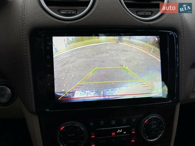 Черный Мерседес ГЛ-класс, объемом двигателя 5.46 л и пробегом 360 тыс. км за 18900 $, фото 2 на Automoto.ua