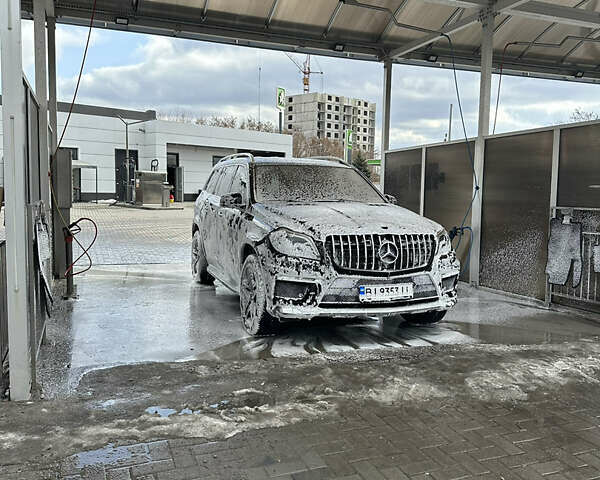 Черный Мерседес ГЛ-класс, объемом двигателя 5.46 л и пробегом 280 тыс. км за 32000 $, фото 6 на Automoto.ua