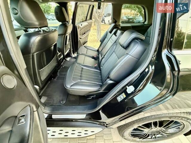 Черный Мерседес ГЛ-класс, объемом двигателя 3 л и пробегом 208 тыс. км за 26800 $, фото 66 на Automoto.ua