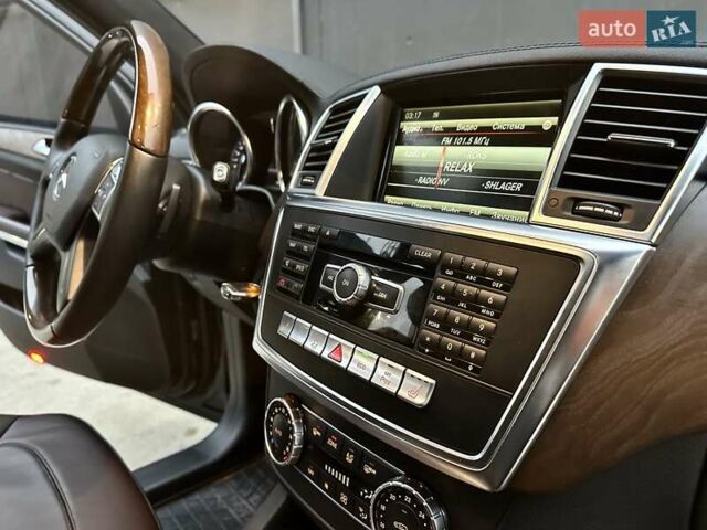 Черный Мерседес ГЛ-класс, объемом двигателя 3 л и пробегом 215 тыс. км за 21750 $, фото 55 на Automoto.ua