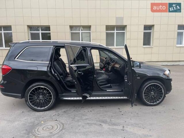 Мерседес ГЛ-класс 2013 в Ровно на Automoto.ua Черный Мерседес ГЛ-класс, объемом двигателя 2.99 л и пробегом 240 тыс. км за 25700 $, фото 45 на Automoto.ua