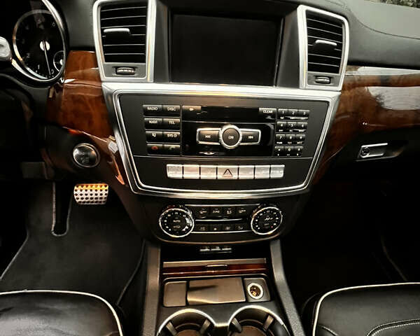 Черный Мерседес ГЛ-класс, объемом двигателя 4.66 л и пробегом 260 тыс. км за 26500 $, фото 35 на Automoto.ua