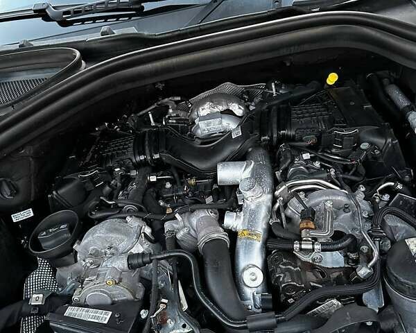 Мерседес ГЛ-класс 2013 в Ровно на Automoto.ua Черный Мерседес ГЛ-класс, объемом двигателя 2.99 л и пробегом 240 тыс. км за 25700 $, фото 78 на Automoto.ua