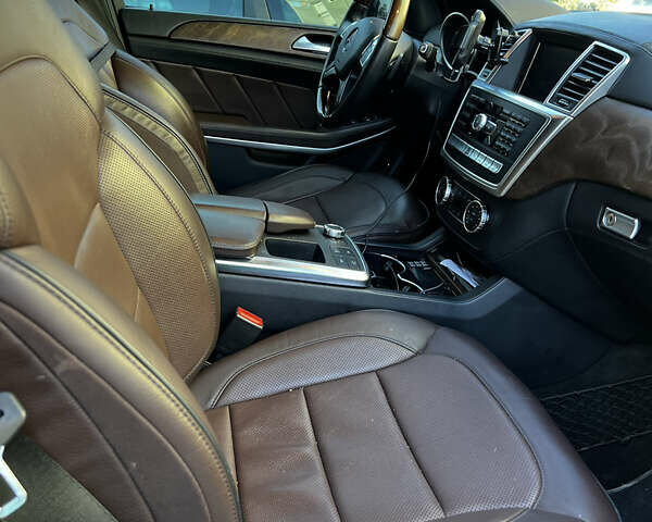 Черный Мерседес ГЛ-класс, объемом двигателя 4.7 л и пробегом 212 тыс. км за 19000 $, фото 22 на Automoto.ua