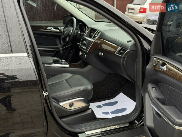 Черный Мерседес ГЛ-класс, объемом двигателя 3 л и пробегом 160 тыс. км за 23500 $, фото 3 на Automoto.ua