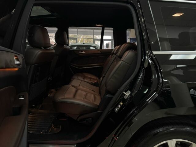 Черный Мерседес ГЛ-класс, объемом двигателя 3 л и пробегом 126 тыс. км за 30000 $, фото 5 на Automoto.ua