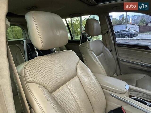 Черный Мерседес ГЛ-класс, объемом двигателя 5.46 л и пробегом 360 тыс. км за 18900 $, фото 19 на Automoto.ua